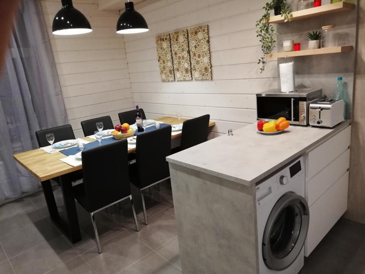 Ammatour Apartments Uro ภายนอก รูปภาพ